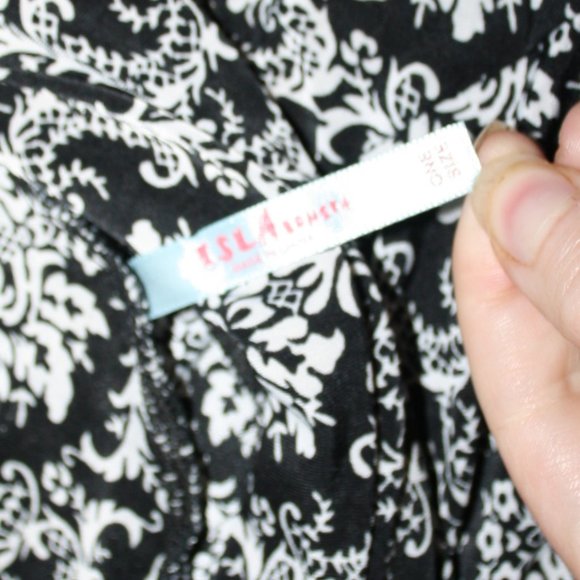 🖤🤍 Black & White Patterned Wide-Leg Pants – One Size Boho Graphic · Breezy Fit - Picture 4 of 5